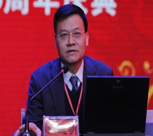 中國(guó)科學(xué)院院士、西北生態(tài)環(huán)境資源研究院常務(wù)副院長(zhǎng)、我國(guó)著名寒區(qū)土木工程專家、博士生導(dǎo)師賴遠(yuǎn)明教授就“寒區(qū)道路熱學(xué)特性分析方法和凍害防治技術(shù)”?與嘉賓、校友和師生分享了自己獨(dú)特的見(jiàn)解